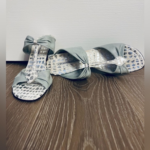 NEW Donald J Pluner Heels - Picture 2 of 3